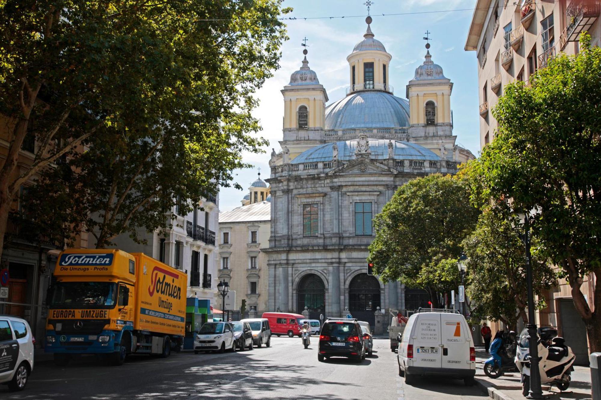 Latina Palace Madrid Exterior photo